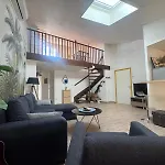 The Globe Trotter - Apartment